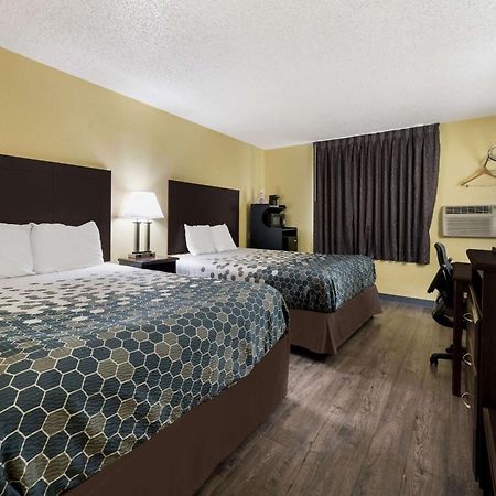 Econo Lodge Spotsylvania Town Center Fredericksburg Exterior photo