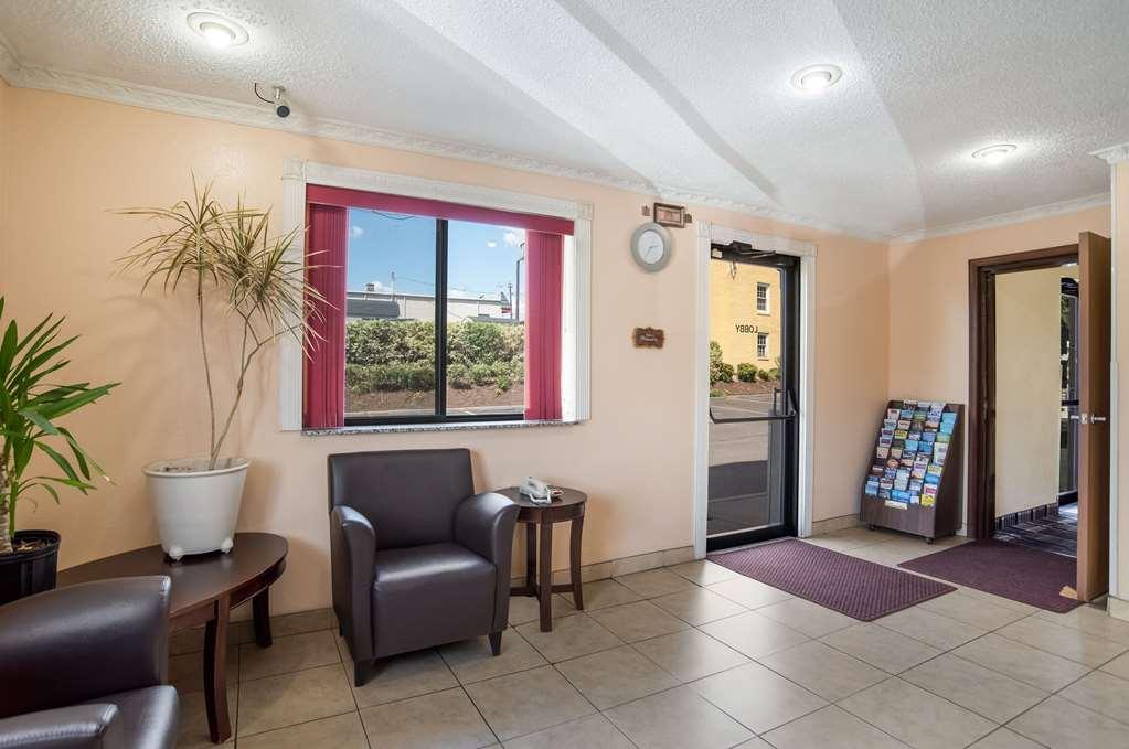 Econo Lodge Spotsylvania Town Center Fredericksburg Interior photo