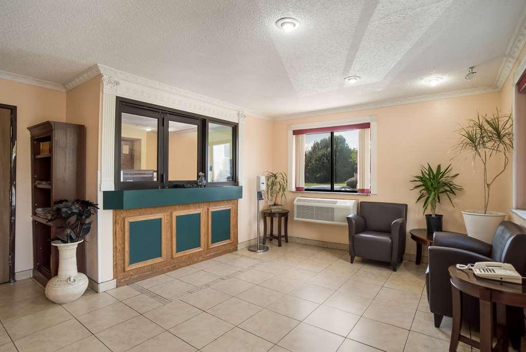 Econo Lodge Spotsylvania Town Center Fredericksburg Interior photo