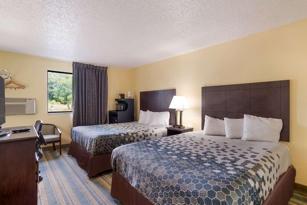 Econo Lodge Spotsylvania Town Center Fredericksburg Room photo