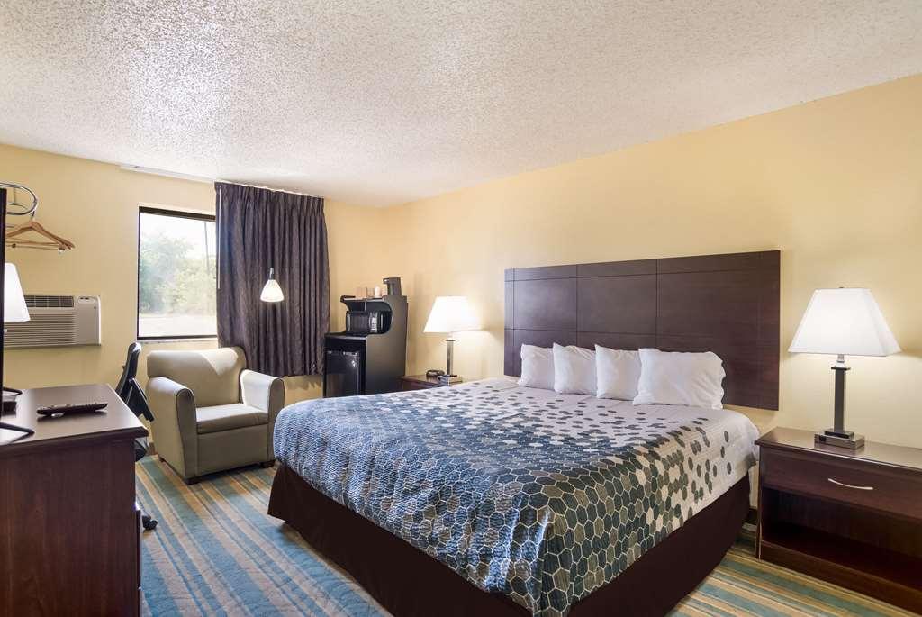 Econo Lodge Spotsylvania Town Center Fredericksburg Room photo
