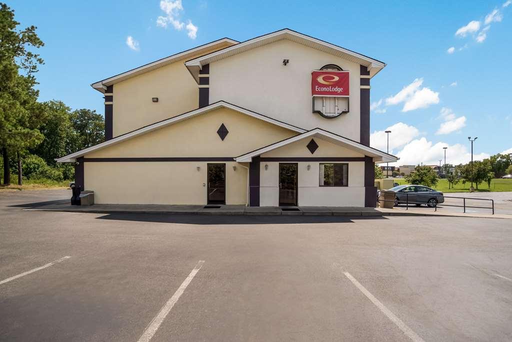 Econo Lodge Spotsylvania Town Center Fredericksburg Exterior photo