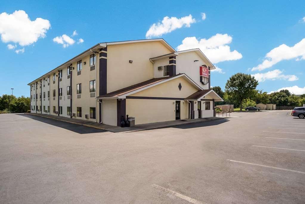 Econo Lodge Spotsylvania Town Center Fredericksburg Exterior photo