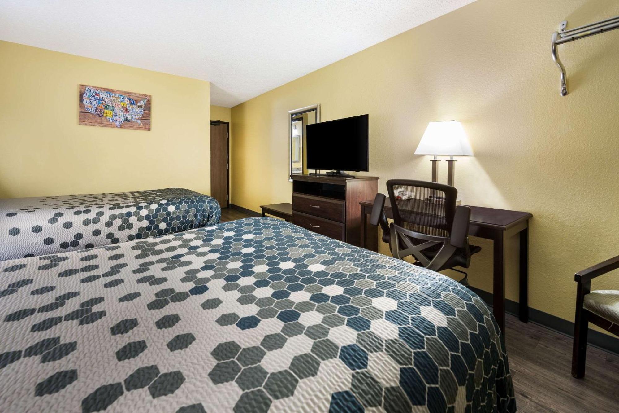 Econo Lodge Spotsylvania Town Center Fredericksburg Exterior photo