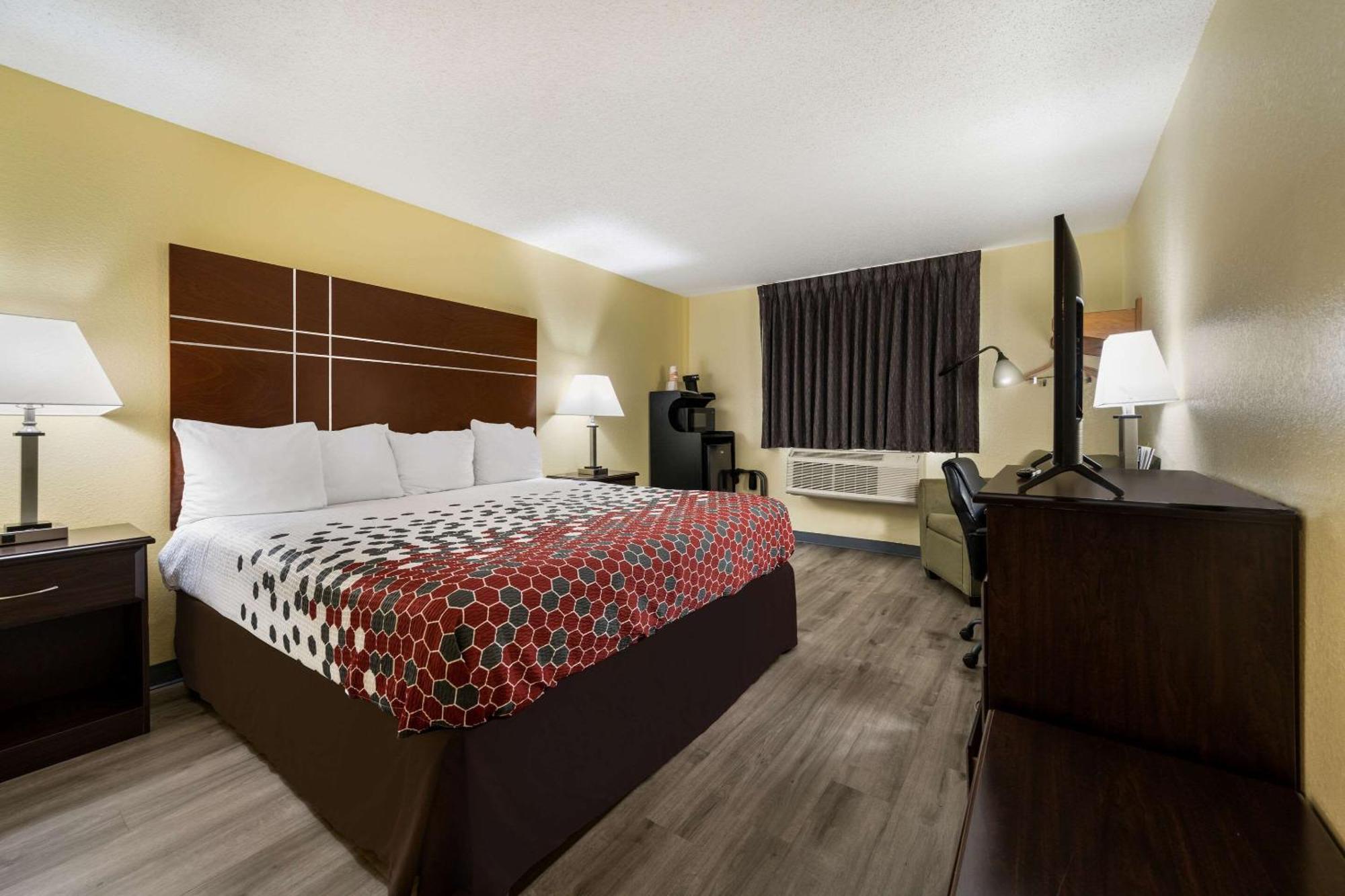 Econo Lodge Spotsylvania Town Center Fredericksburg Exterior photo